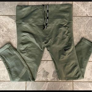 Women’s Nike Dri Fit Crop legging